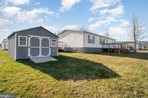 96 Country View Est, North Newton PA  17241-8760 exterior