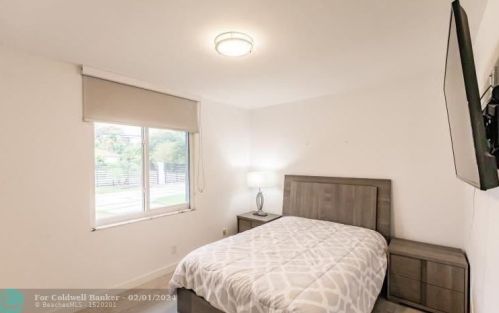 3801 139th Ave, Hollywood, FL 33027-3221