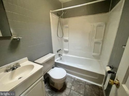 521 Tatum St, West Deptford NJ  08096-3408 exterior