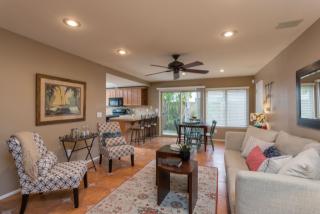 2312 Lark Ellen Dr, Fullerton, CA 92835-2214