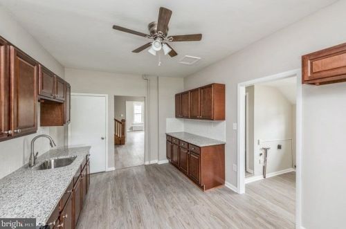 18 Jury St, Highspire PA  17034-1010 exterior