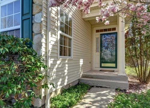 14 Cambridge Ct, Princeton NJ  08540-7928 exterior