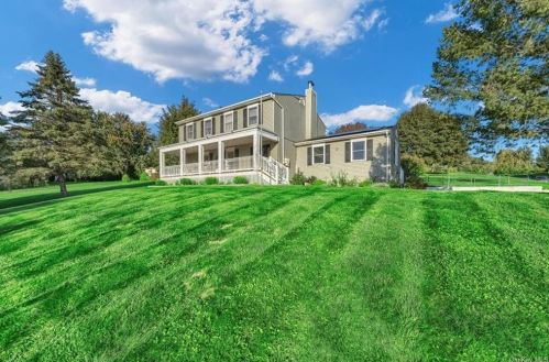 67 Stowe Dr, Poughquag NY  12570-4929 exterior