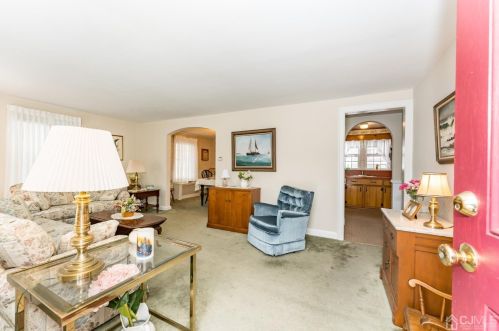 143 High St, Woodbridge NJ  07095-3047 exterior