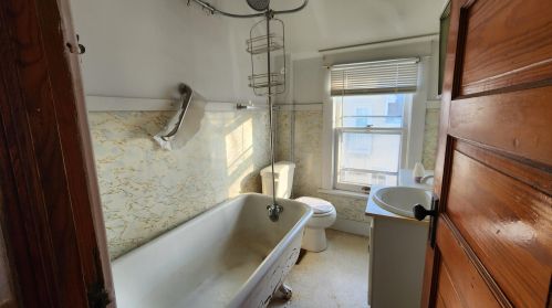 1408 Jackson St, La Crosse WI 54601-5721 exterior