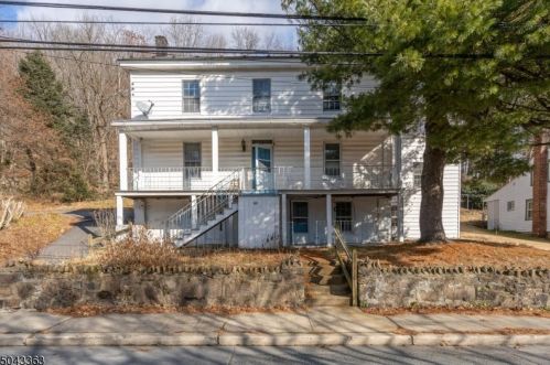 67 Main St, Glen Gardner, NJ 08826-3604