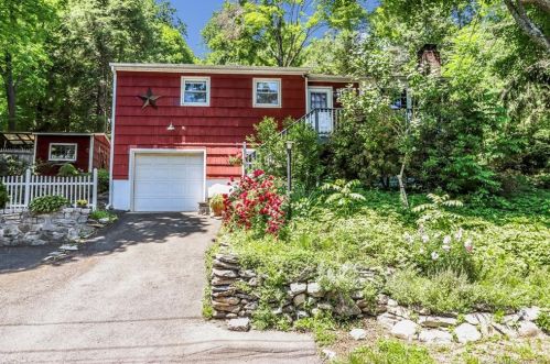 34 Putnam Park Rd, Bethel, CT 06801-2221