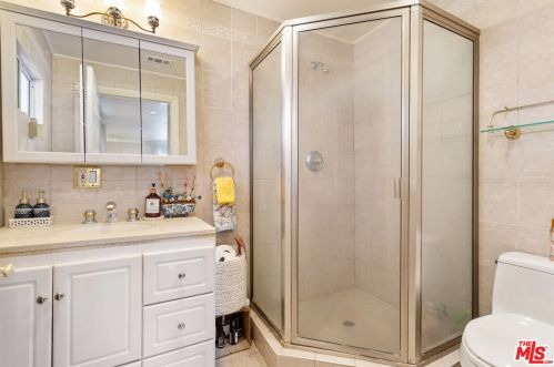 1007 San Rafael Ave, Glendale CA  91202-2414 exterior