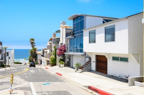137 15th St, Manhattan Beach, CA 90266-4601