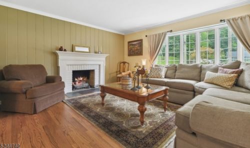 1607 Grouse Ln, Mountainside, NJ 07092-1354