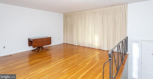 3305 Windsor Ln, Downingtown, PA 19372-1038