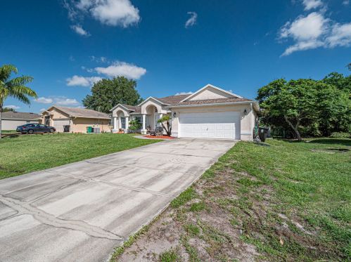 661 Pueblo Ter, Fort Pierce, FL 34953-1954