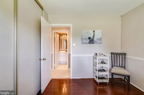 7827 Mulberry Bottom Ln, Springfield VA  22153-2314 exterior