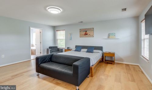 167 Alpine Dr, Leesburg VA 20175-6172 exterior