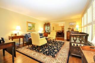 1605 Beechtree Rd, Greensboro, NC 27408-3701