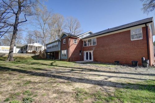 309 Holly Hill Rd, Thomasville NC  27360-5821 exterior