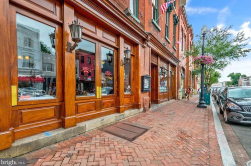 1030 31st St, Washington DC  20007-4405 exterior