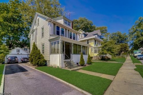 31 Grant Ave, East Orange, NJ 07017-4630