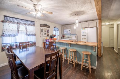 113 Crystal Lake Dr, Covington, KY 41017-9722