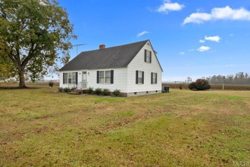 1126 Lake Rd, Hertford, NC 27944-8758