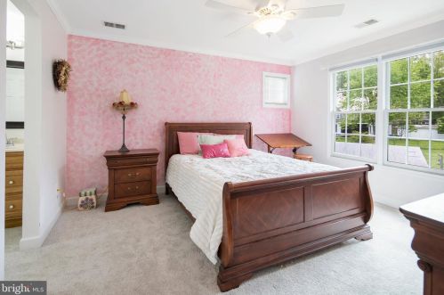 240 O St, Purcellville VA  20132-3002 exterior