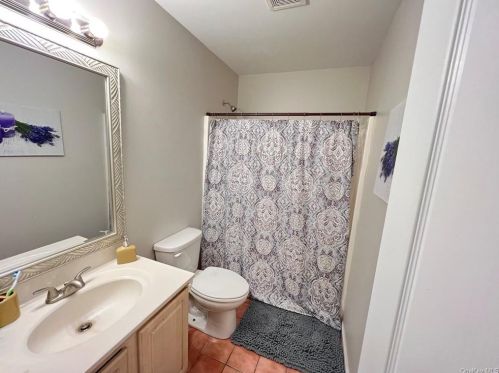 20 Dogwood Dr, Middletown NY 10940-1801 exterior