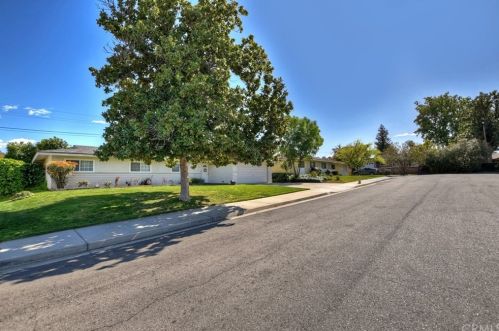 222 Phlox Ave, Redlands CA  92373-6118 exterior