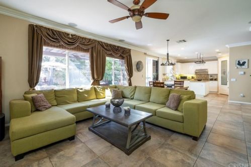 29236 Discovery Ridge Dr, Santa Clarita CA  91390-5761 exterior