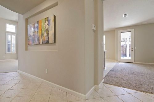 2044 Sugarbowl Way, Lodi CA  95242-4752 exterior