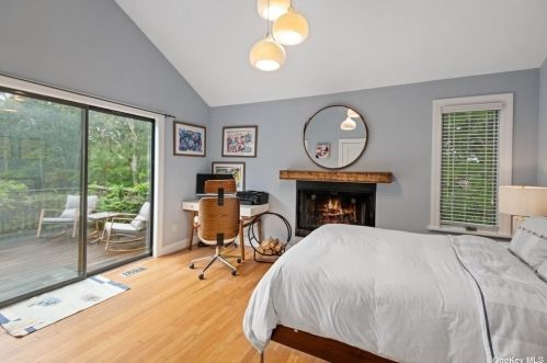 36 Ancient Hwy, East Hampton NY  11937-2568 exterior