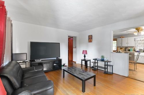 30 Doran St, Waterbury, CT 06704-2926