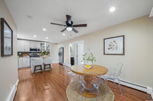 428 Oak Neck Rd, West Islip NY  11795-3614 exterior