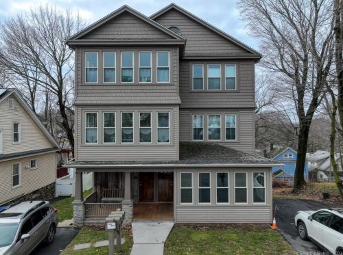 29 Lexington Ave, Waterbury, CT 06710-1435