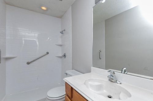 3313 Stone Bridge Dr, Lewisville TX  75028-2667 exterior