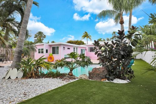 3218 Palm Dr, Delray Beach, FL 33483-6217