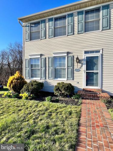 4172 Kittatinny Dr, Navy Sup Dpt PA  17050-9137 exterior