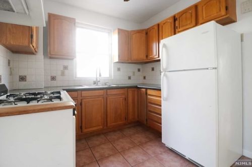 426 Columbia Ave, Cliffside Park NJ  07010-1904 exterior