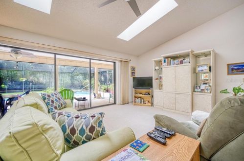 150 41st Ct, Vero Beach, FL 32968-2447
