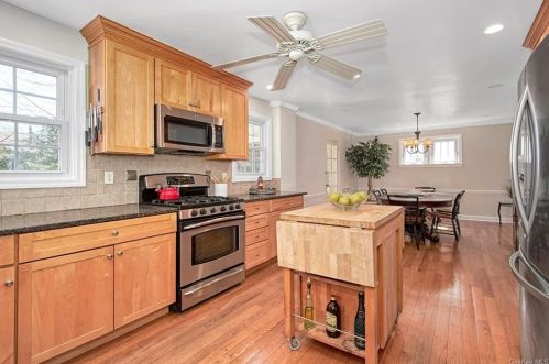 120 Albemarle Rd, White Plains NY  10605-3304 exterior