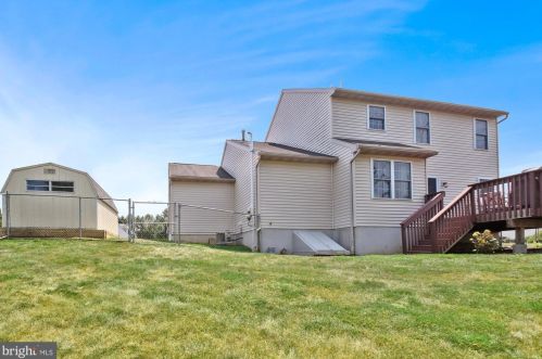 436 Golden Dr, Blandon PA  19510-9653 exterior