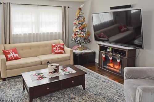 130 College View Dr, Hackettstown NJ  07840-1022 exterior