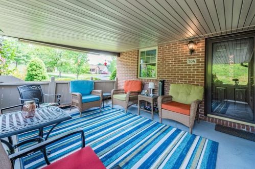 104 Barrington Dr, Noblestown, PA 15071-3042