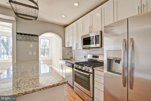 1735 A St, Washington, DC 20003-1618