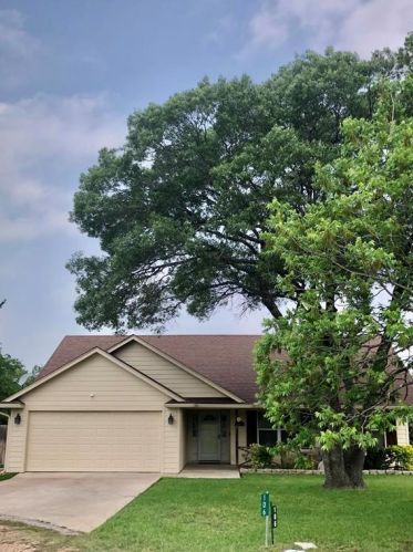 106 Sunset Cir, Whitney, TX 76692-2251