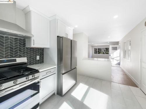 1451 Crestwood Dr, San Bruno CA  94066-1907 exterior