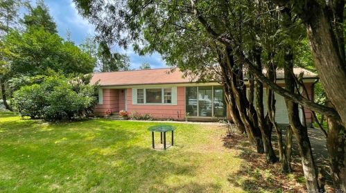 50 Whisconier Rd, Brookfield Center, CT 06804-3810