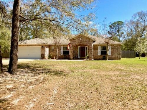 14 Pleasant Dr, Defuniak Springs, FL 32435-8697