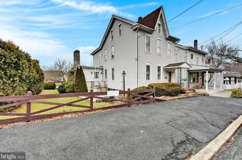 405 Warren St, Molino, PA 17961-1833