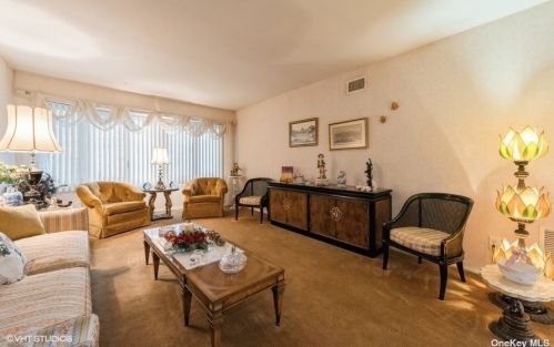 76 Shelbourne Ln, New Hyde Park NY  11040-1044 exterior