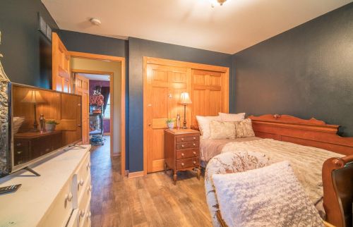 1180 Auburn Rd, West Bend WI  53090-5465 exterior